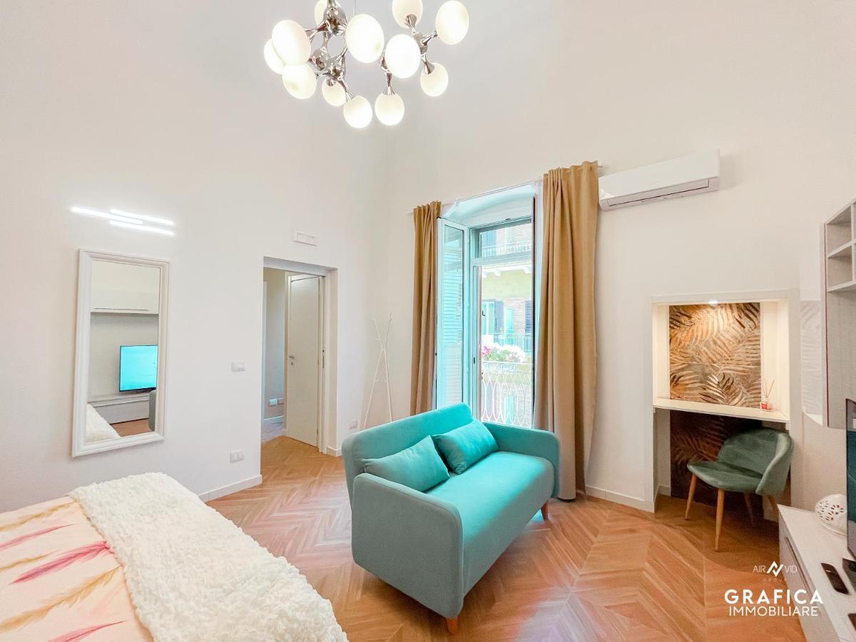 Ameli Home Luxury Apartment 塔兰托 外观 照片