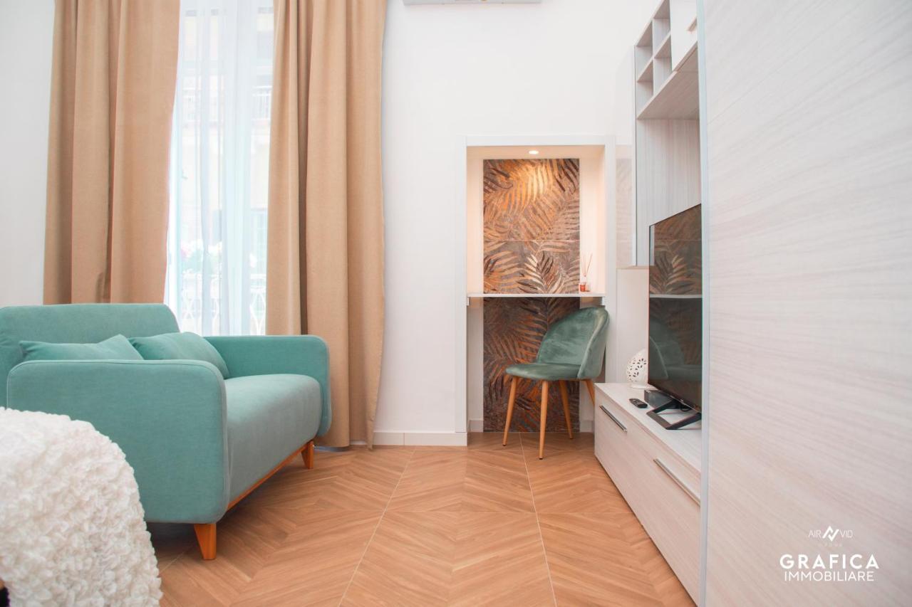 Ameli Home Luxury Apartment 塔兰托 外观 照片