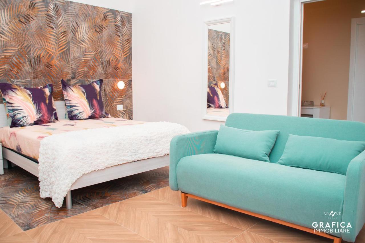 Ameli Home Luxury Apartment 塔兰托 外观 照片