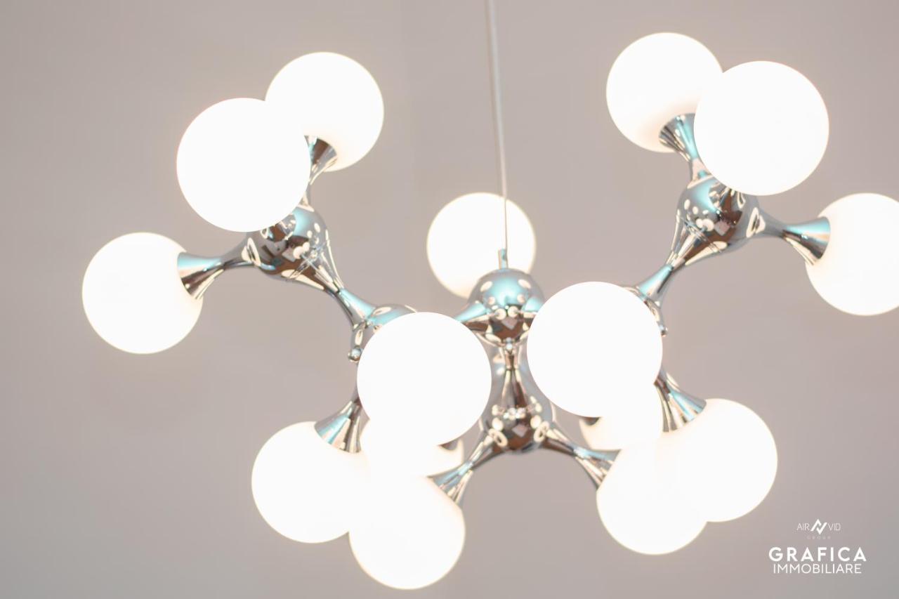 Ameli Home Luxury Apartment 塔兰托 外观 照片