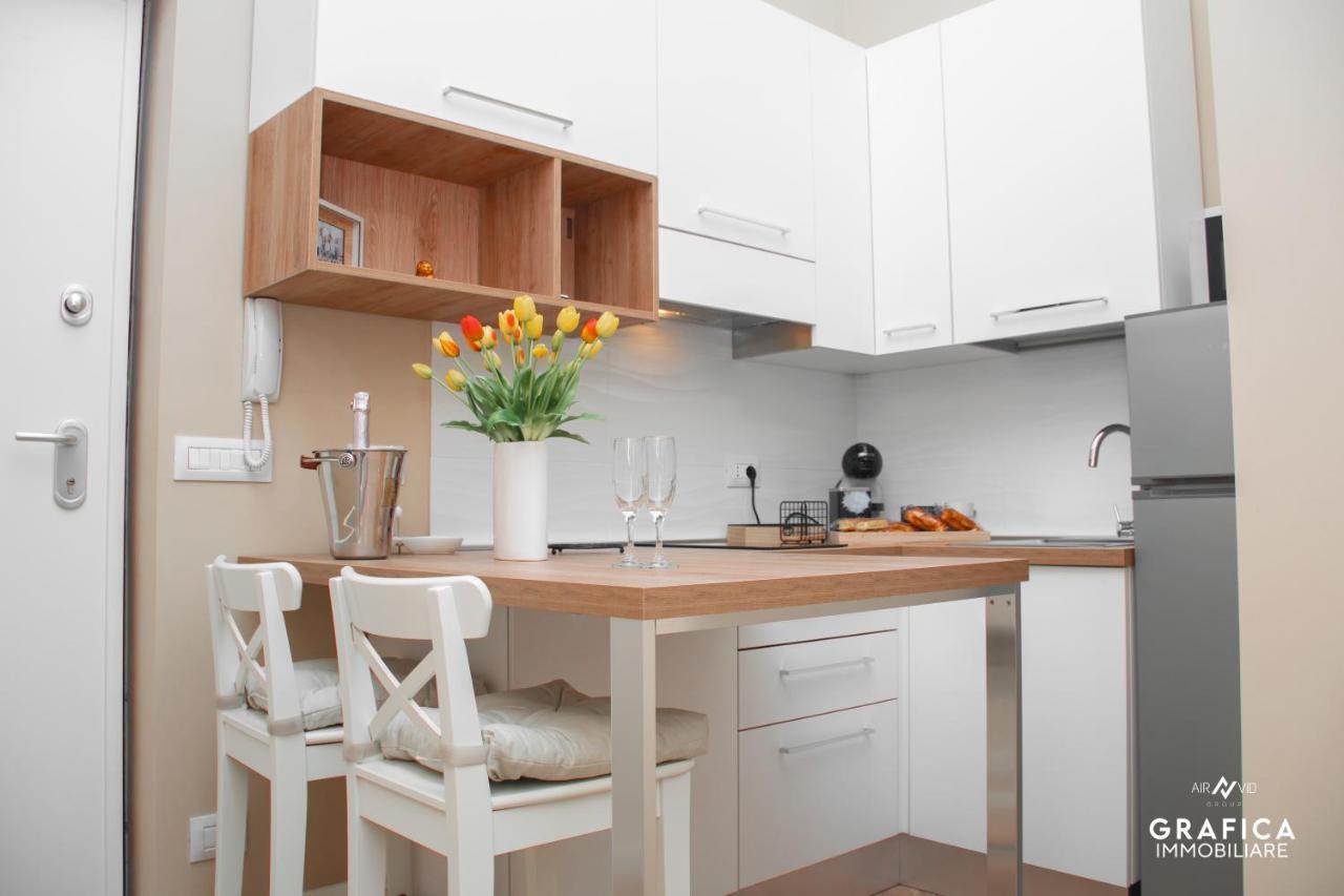 Ameli Home Luxury Apartment 塔兰托 外观 照片