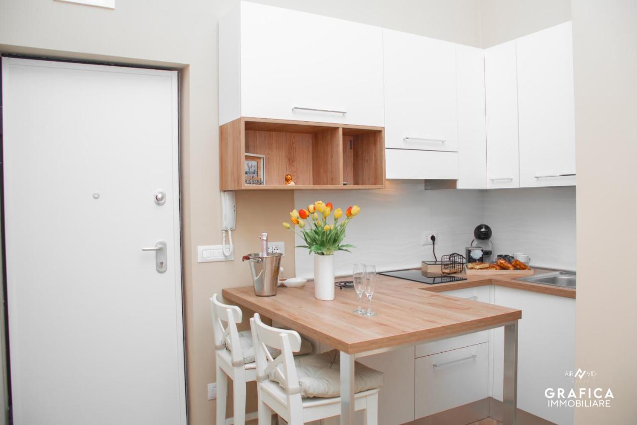 Ameli Home Luxury Apartment 塔兰托 外观 照片