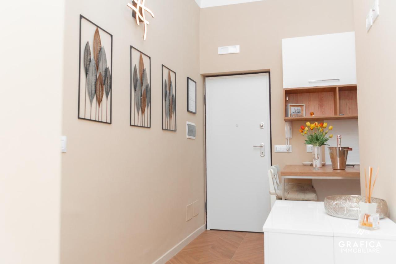 Ameli Home Luxury Apartment 塔兰托 外观 照片