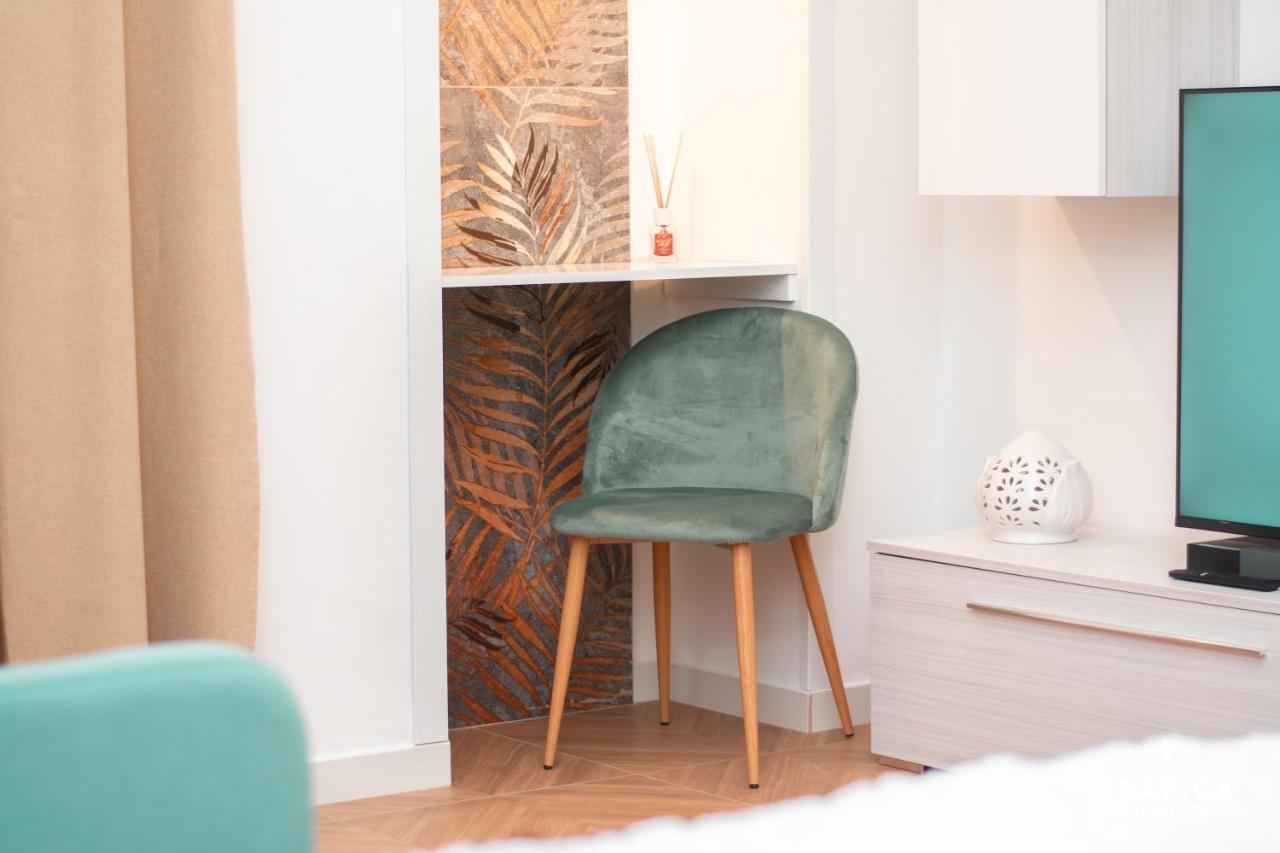 Ameli Home Luxury Apartment 塔兰托 外观 照片