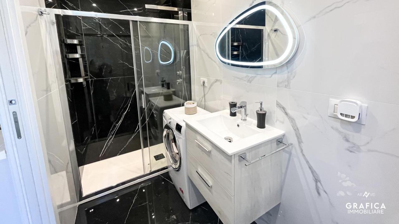 Ameli Home Luxury Apartment 塔兰托 外观 照片