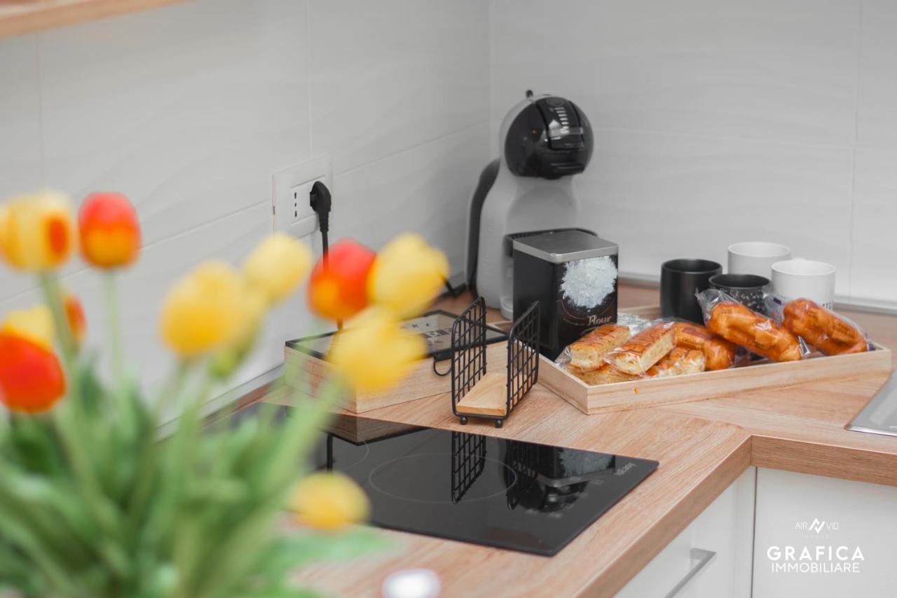 Ameli Home Luxury Apartment 塔兰托 外观 照片